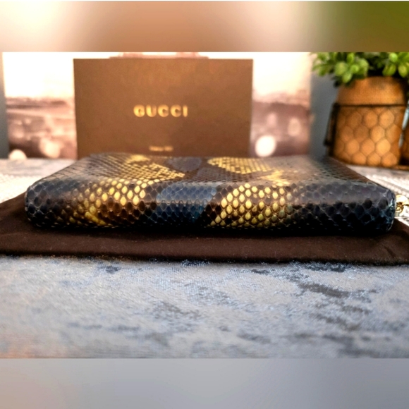Rare Gucci Blue and Yellow Python Bamboo Tassel Zippy Wallet - Picture 6 of 11